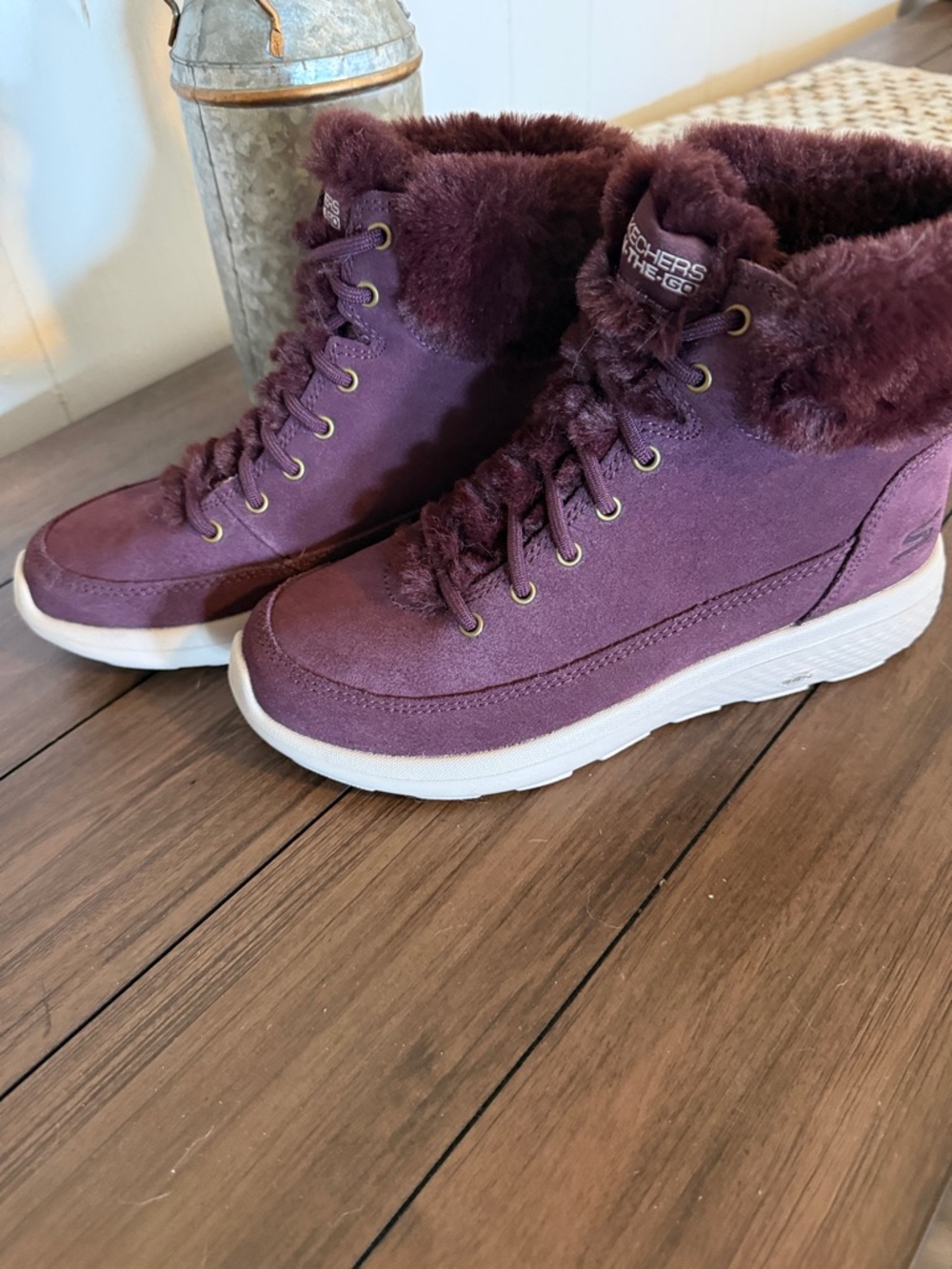 Skechers Plum Suede like Women's Boots slip On  Size 5M